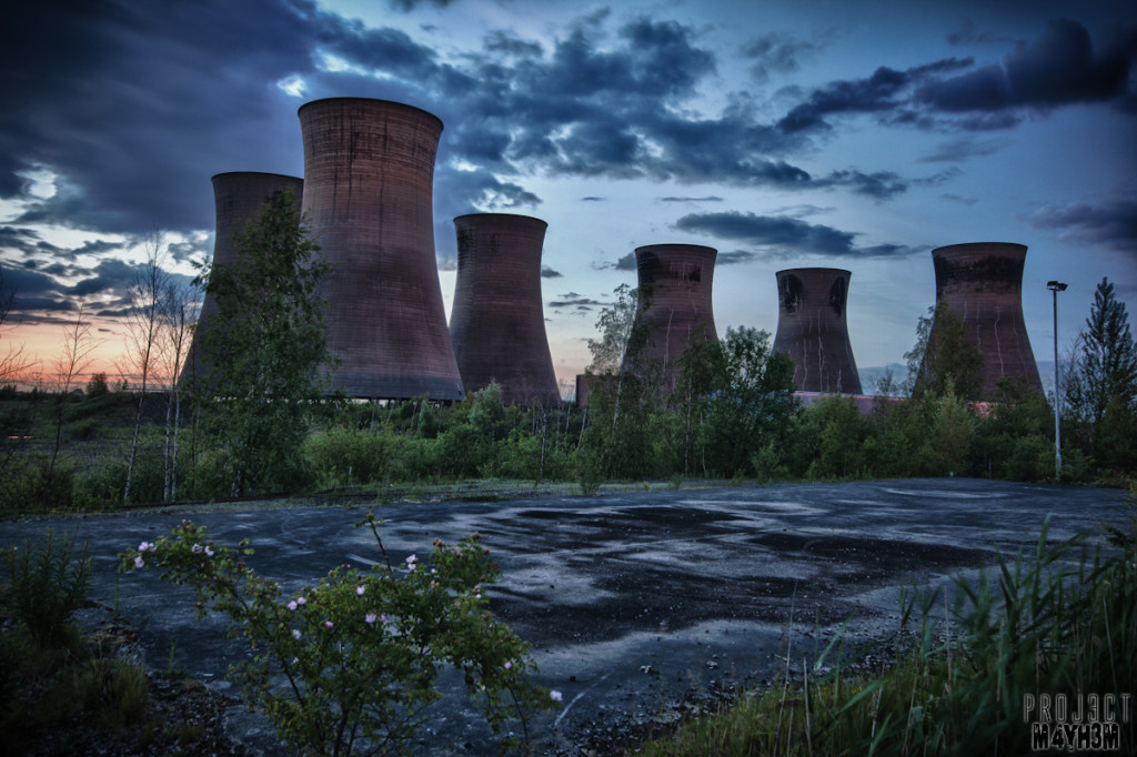 Thorpe Marsh Power Station - Cooling Towers at twilight