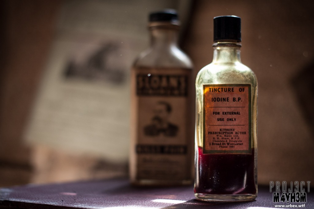 Diary Keepers Cottage - Tincture of Iodine B.P. Kitsons Prescription House