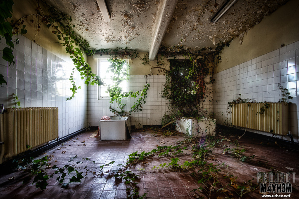 St Georges Asylum aka Northumberland County Pauper Lunatic Asylum  aka Ivy Hospital - The Ivy Bathroom