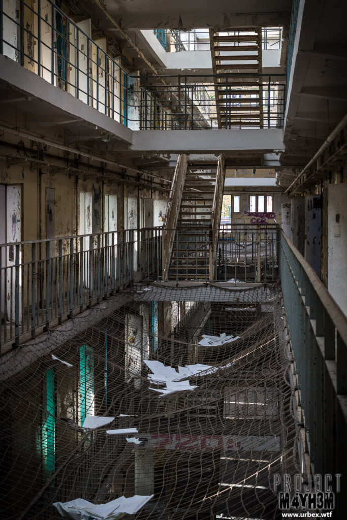 Prison H15 France Cell Block