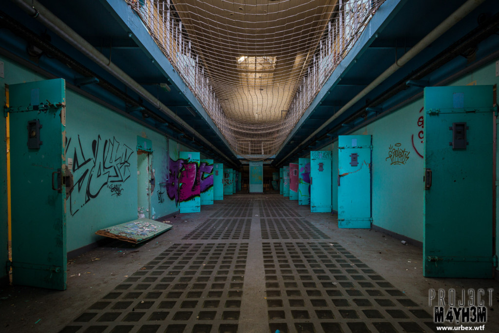 Prison H15 France Cell Block