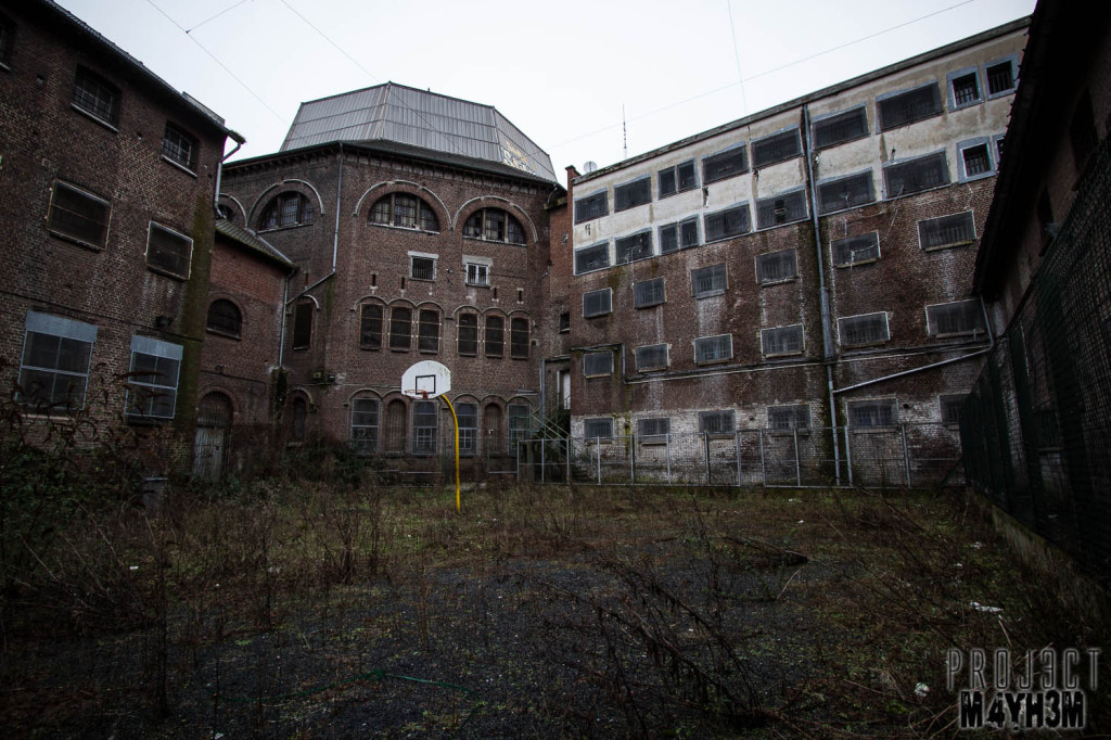 Prison H15 Basketball Courts