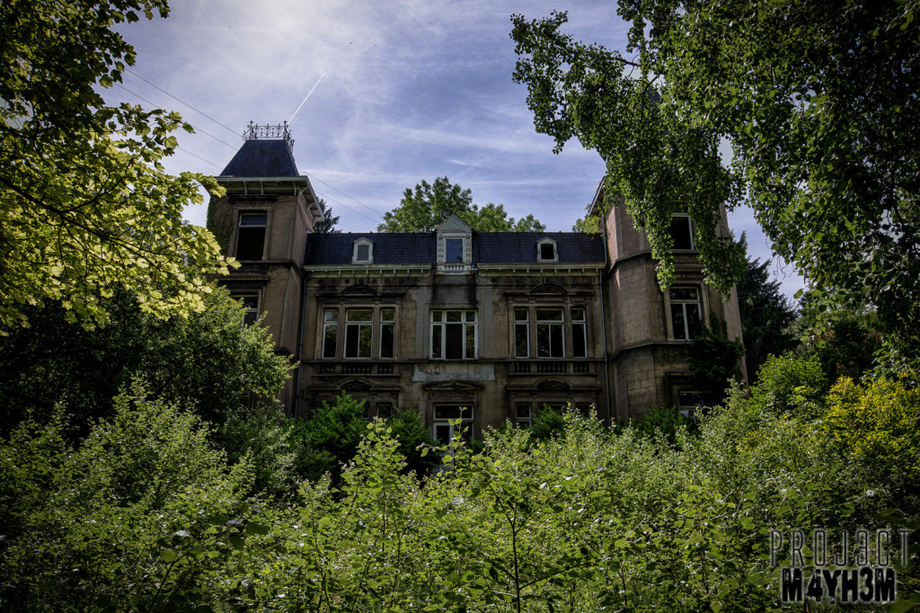 Château D'ah - External