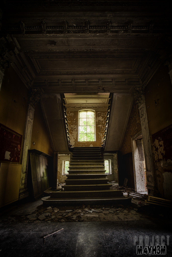 Chateau Rochendaal - The Staircase