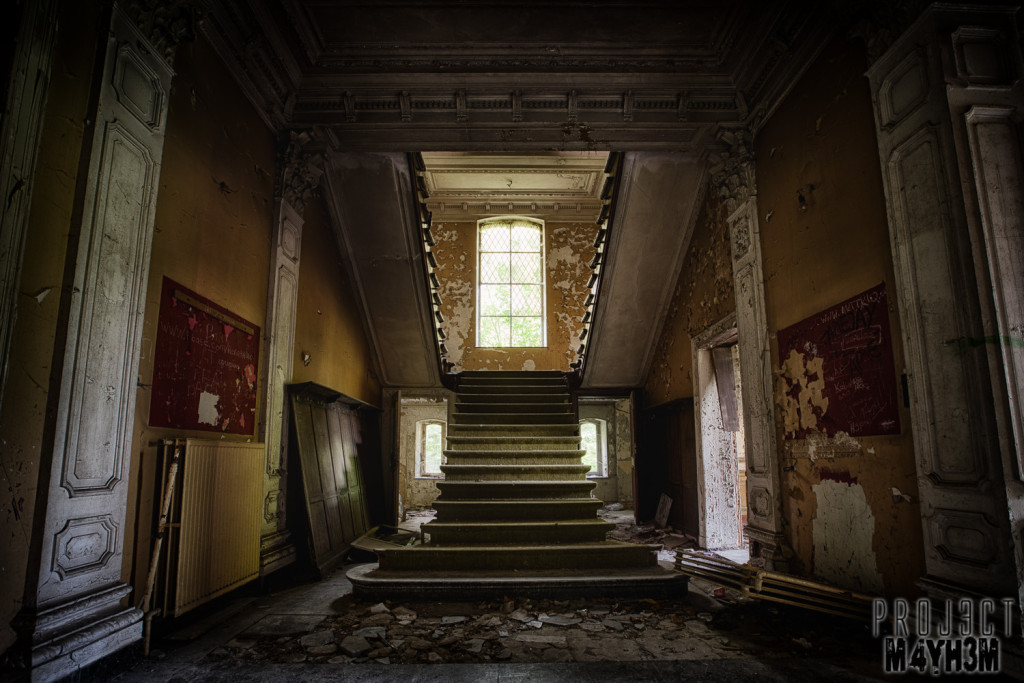 Chateau Rochendaal - The Staircase