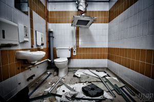 Aston Hall - Hydro Pool Bathroom