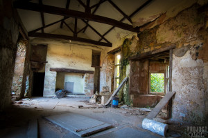 Dr X Manor House - 1st Floor Fire Place