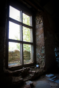 Dr X Manor House - 1st Floor concrete mock stone window frames