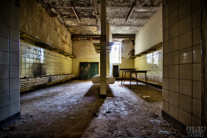 Castle Miranda aka Château Noisy - Cloakroom
