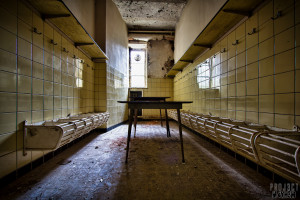 Castle Miranda aka Château Noisy - Cloakroom