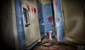 Castle Miranda aka Château Noisy - Bloody Bathroom