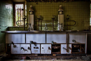 Castle Miranda aka Château Noisy - Kitchens