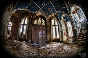 Castle Miranda aka Château Noisy - Entrance Hall