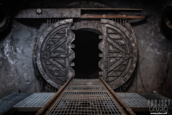 National Gas Turbine Establishment aka NGTE Pyestock – Sahara Doors in Cell 3 National Gas Turbine Establishment aka NGTE Pyestock - Sahara Doors in Cell 3