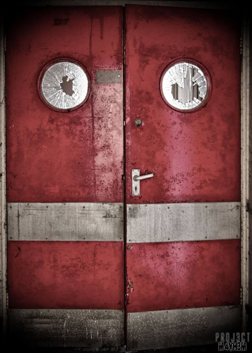 Mansfield Hospital - Doors