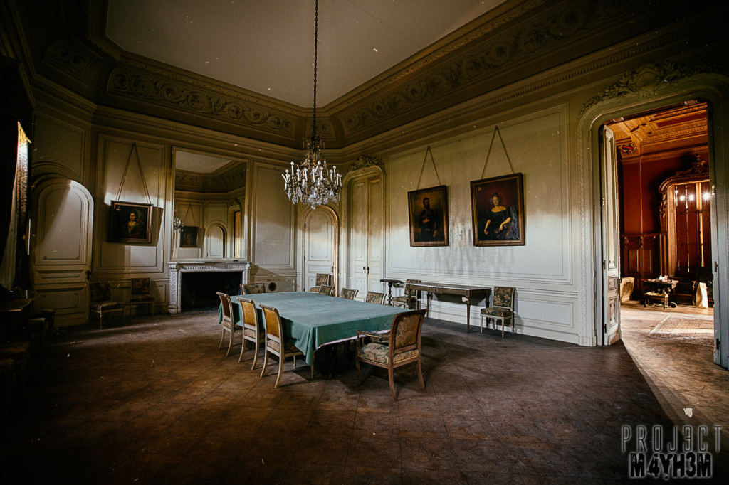 Château de la Forêt - Dining Room
