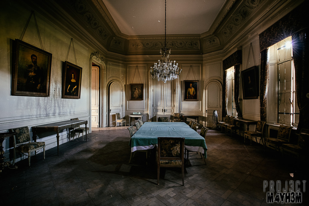 Château de la Forêt - Dining Room