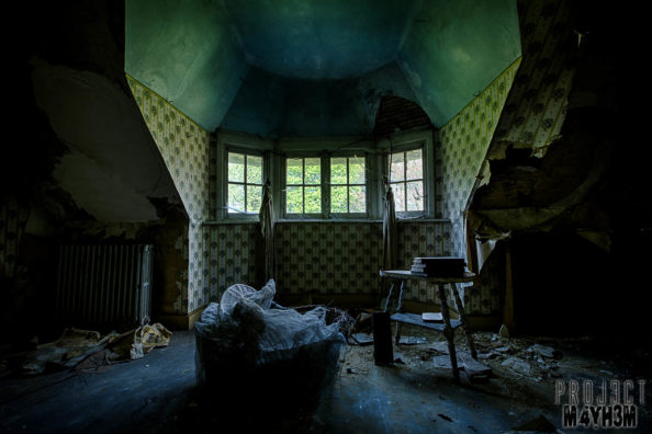 Maison de Viron – Hush little baby, please don’t cry… Maison de Viron - Hush little baby, please don't cry...