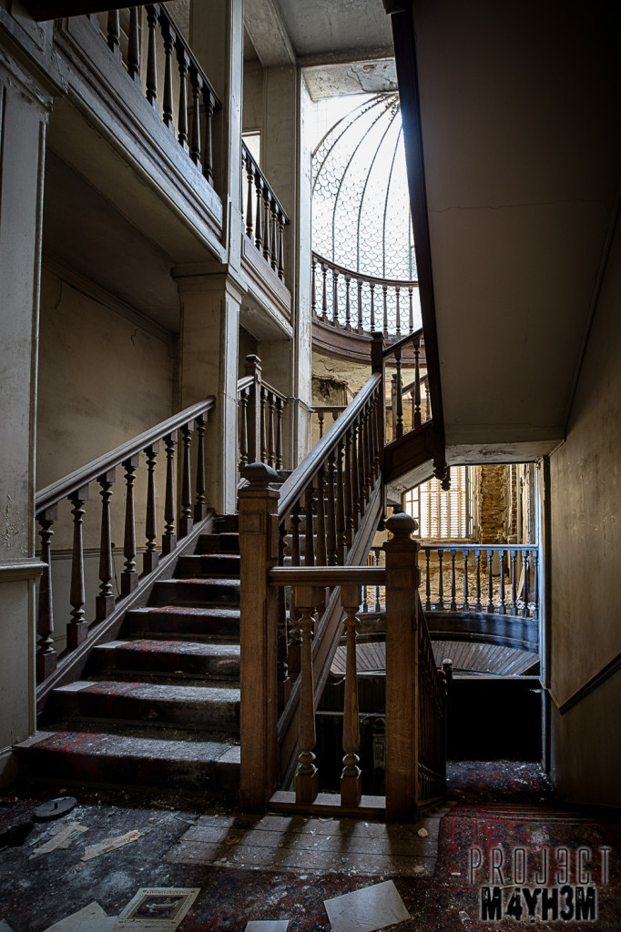 Château des Faisans - Staircase Balcony
