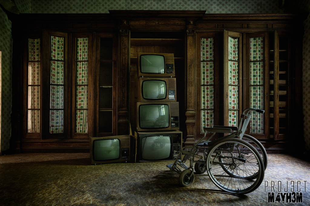 Krankenhaus von rollstühlen aka Hospital of Wheelchairs - The TV Room
