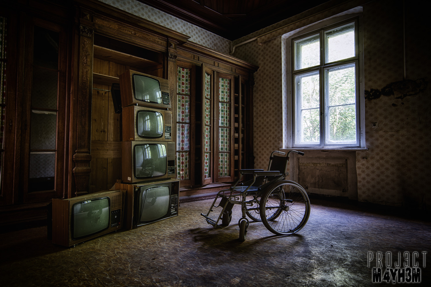 Krankenhaus von rollstühlen aka Hospital of Wheelchairs - The TV Room