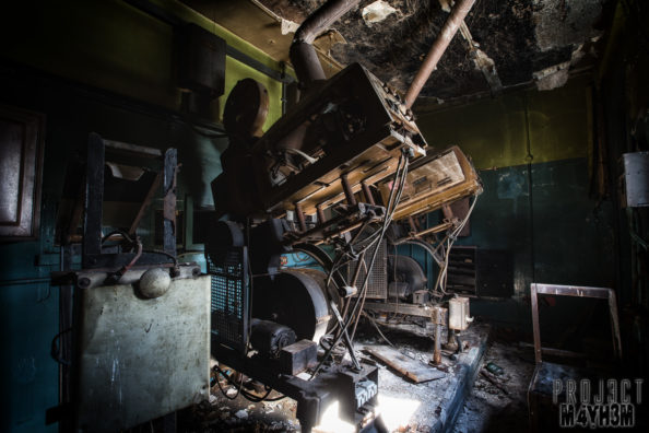 The Wizards Theatre – Old Film Projectors The Wizards Theatre - Old Film Projectors