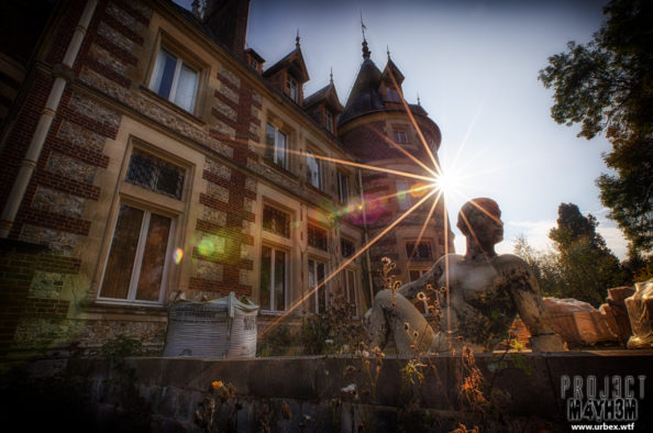 Château Sous Les Nuages Château Sous Les Nuages
