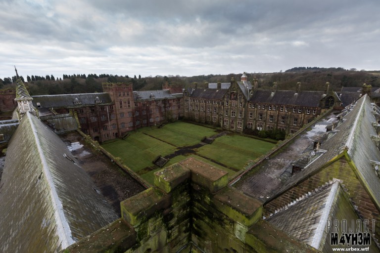 St Josephs Seminary - The Courtyard