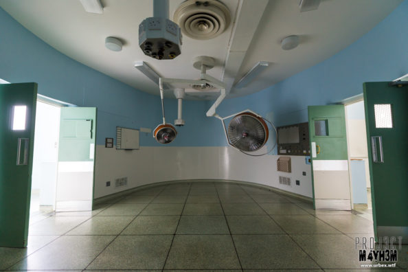 The Queen Elizabeth II Hospital – Operating Theatre The Queen Elizabeth II Hospital - Operating Theatre