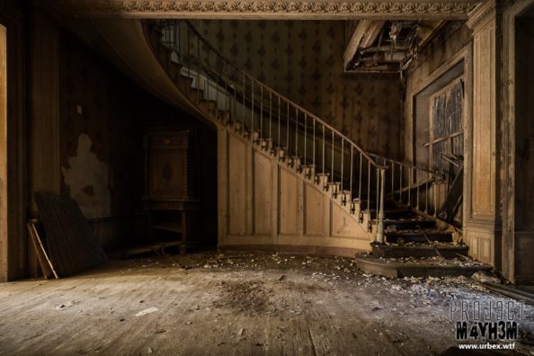 Château Orties – The Staircase Château Orties - The Staircase