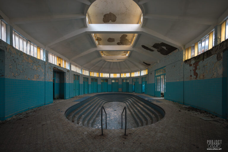 Les Thermes Bleu